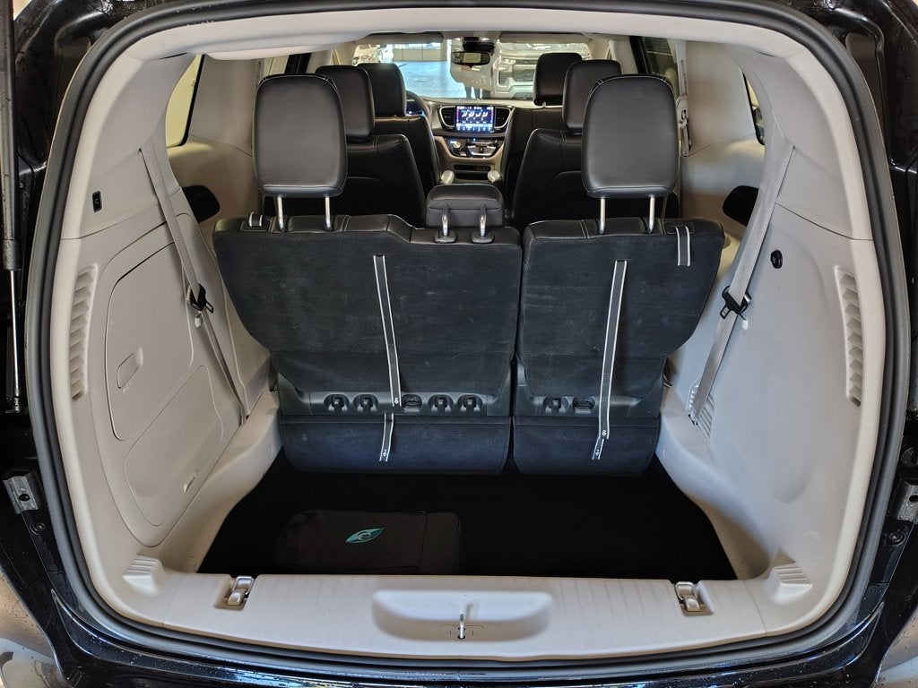 2024 Chrysler Pacifica Hybrid Select