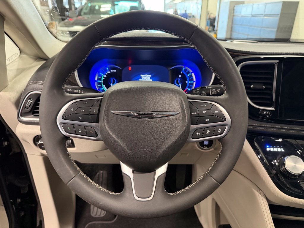 2023 Chrysler Pacifica Hybrid Limited