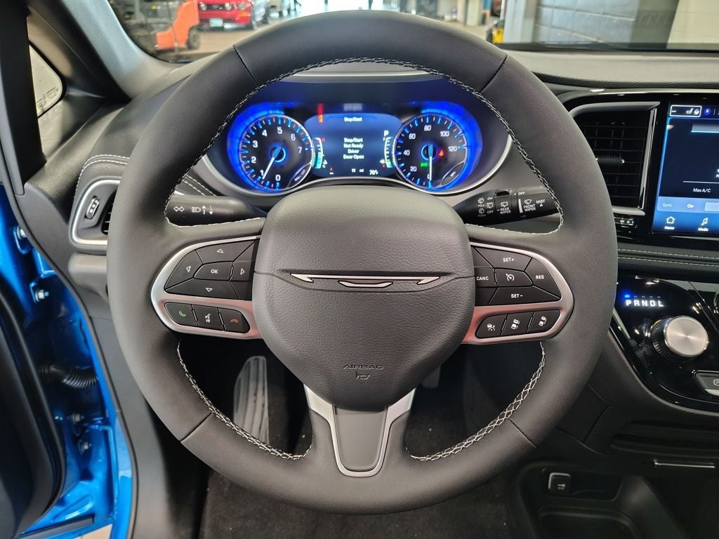 2027 Chrysler Pacifica Select