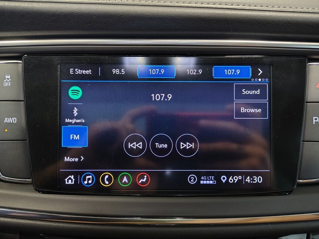 2020 Buick Enclave Essence