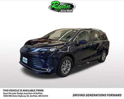 2024 Toyota Sienna XLE 8 Passenger