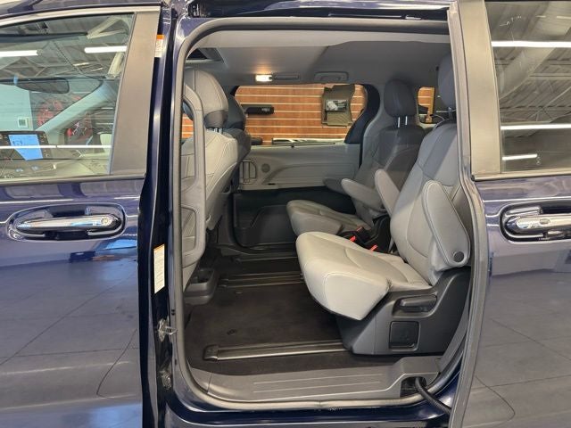 2024 Toyota Sienna XLE 8 Passenger
