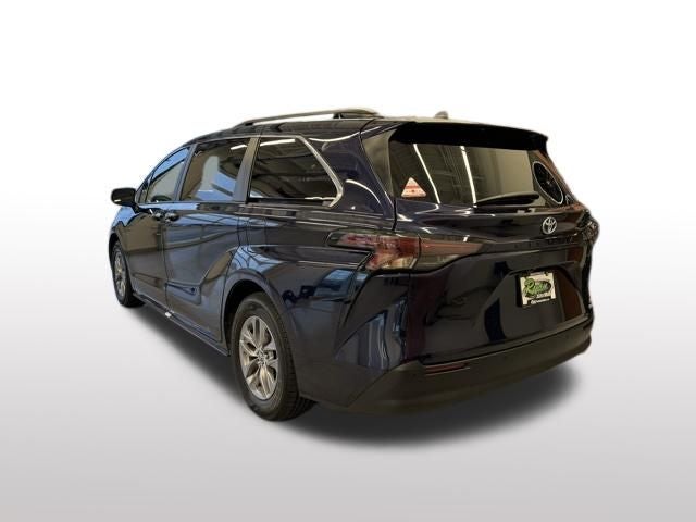 2024 Toyota Sienna XLE 8 Passenger