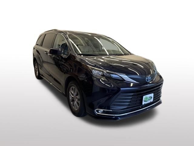 2024 Toyota Sienna XLE 8 Passenger