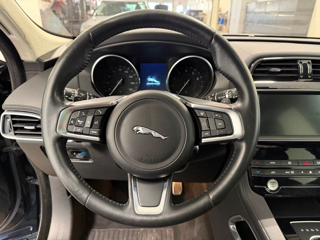 2019 Jaguar F-PACE 30t Prestige